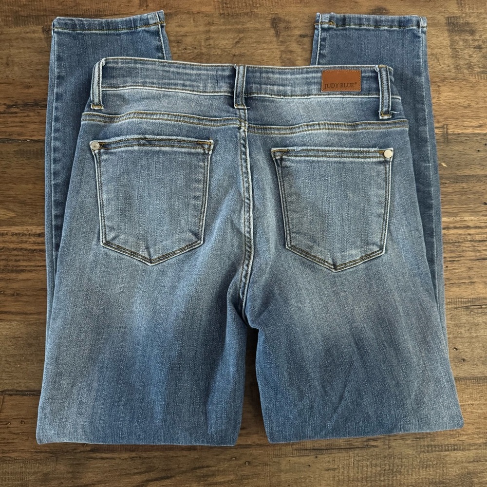 EUC Stitch Fix Judy Blue Adeline Mid Rise Girlfriend Relaxed Fit Jeans - Picture 9 of 14